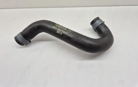 Porsche Cayenne (92A) Engine coolant pipe/hose 7P5815992