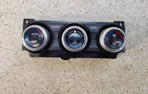 Subaru Forester SJ Climate control unit 72311SG630AOP15325 72311SG630