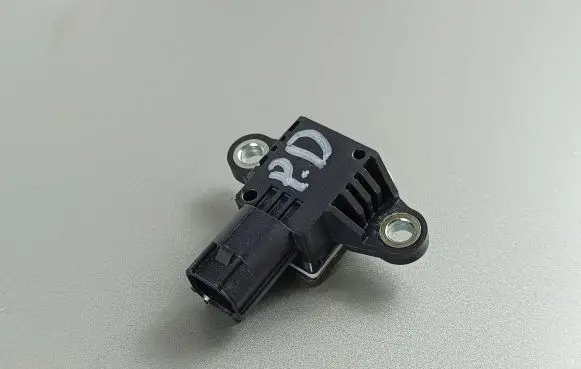 Jeep Grand Cherokee WL Airbag deployment crash/impact sensor 68370843AA