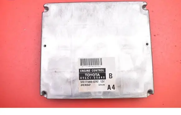 Toyota Avensis Verso Engine control unit/module ECU 89661-05A40