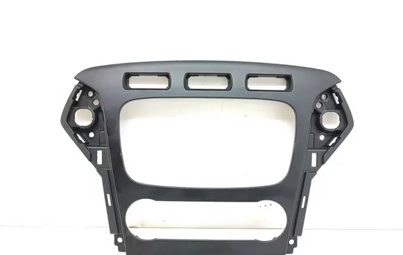 Ford Mondeo MK IV Radio/GPS head unit trim BS7118522 3100565B