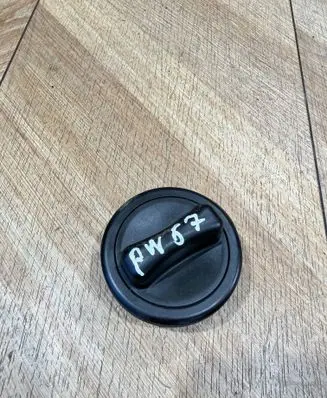 Mercedes-Benz E W211 Fuel tank filler cap A2204700705