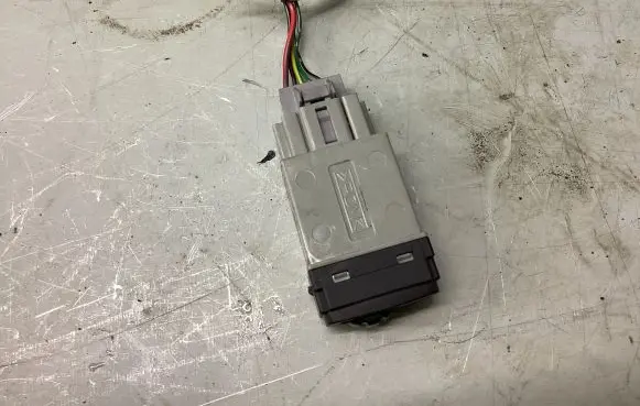 Mitsubishi Outlander Headlight level height control switch