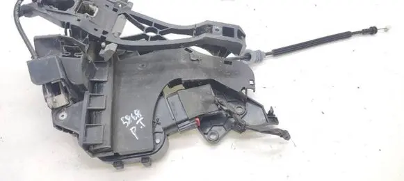 Volvo S40 Front door lock 30799318