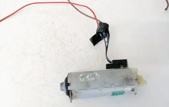 Mercedes-Benz E W211 Seat adjustment motor 0130002529 198391-103