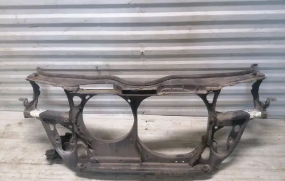 Volkswagen PASSAT B5 Radiator support slam panel