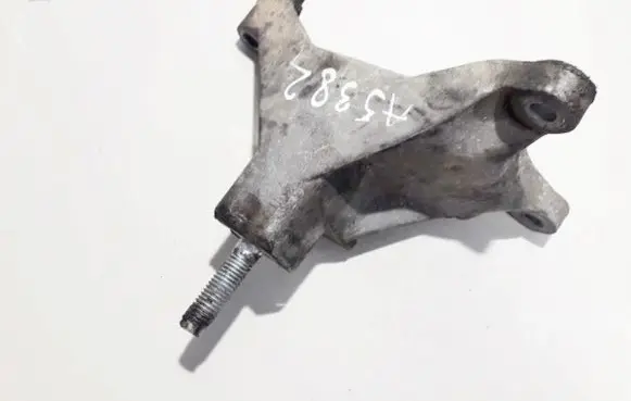 Ford Focus Engine mounting bracket 98ab7m125af
