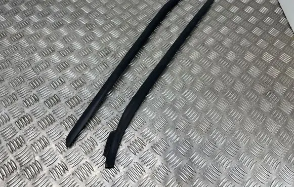BMW 4 F32 F33 Windshield trim 7296010