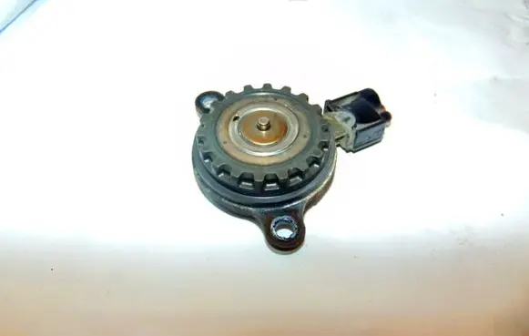 Toyota Camry VIII XV70 Valve 1537031010
