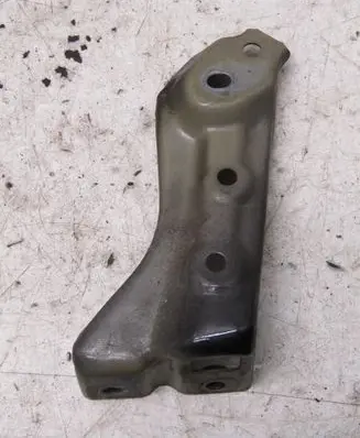 Honda CR-V Fender mounting bracket