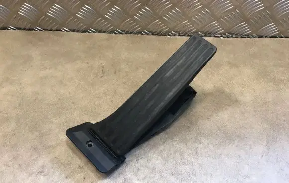 BMW 5 F10 F11 Accelerator throttle pedal 6858574