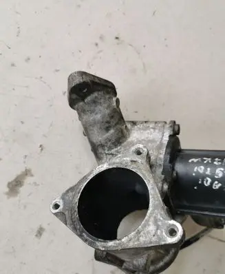Volkswagen Caddy EGR valve 03G129637A