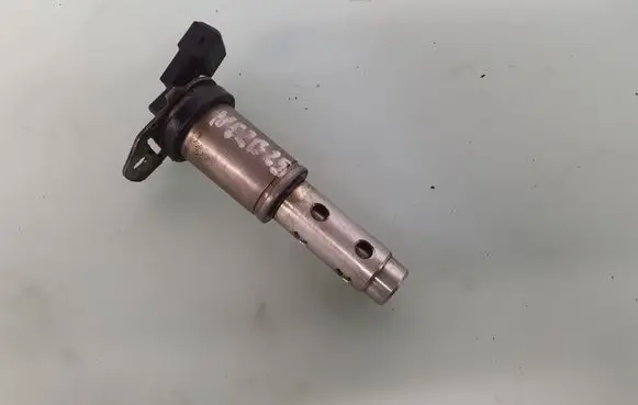 BMW 3 E90 E91 Camshaft vanos timing valve 7585425 11367585425