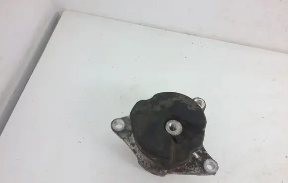 Honda CR-V Engine mount bracket 50824
