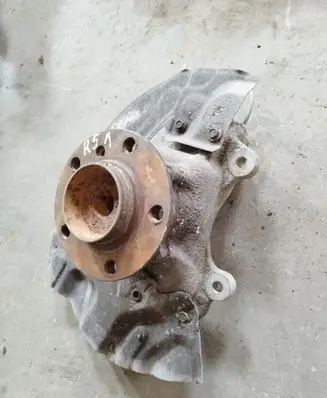 BMW 7 E65 E66 Front wheel hub spindle knuckle