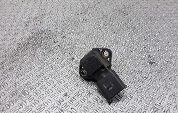 Volkswagen Golf IV Air pressure sensor 038906051