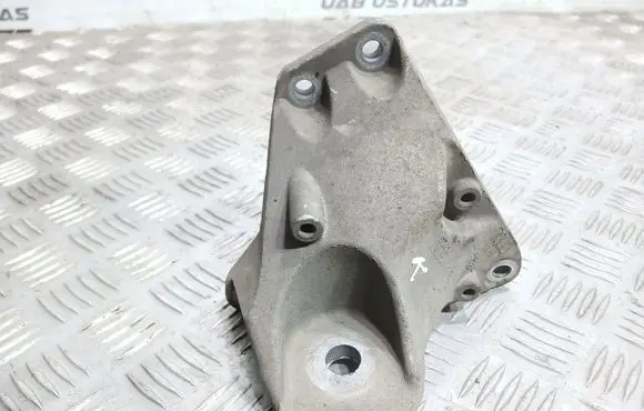 Audi A6 S6 C6 4F Engine mounting bracket 4F0399113B