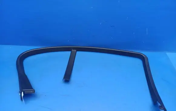 BMW 7 E65 E66 Rear door glass trim molding 8223755 14860001