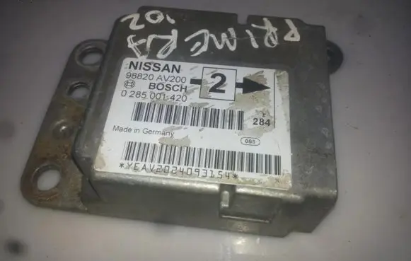 Nissan Primera Airbag control unit/module 98820av200 0285001420