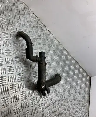 Volkswagen PASSAT B6 Engine coolant pipe/hose