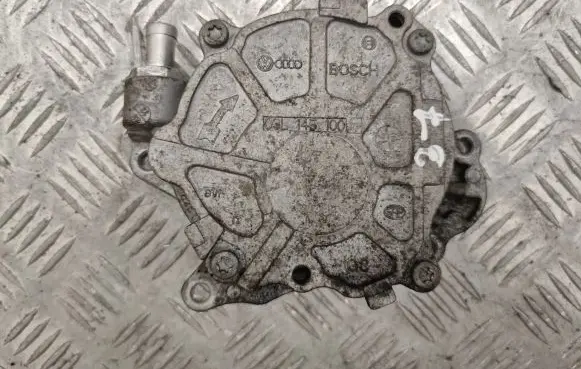 Audi A4 S4 B8 8K Vacuum pump 03L145100F
