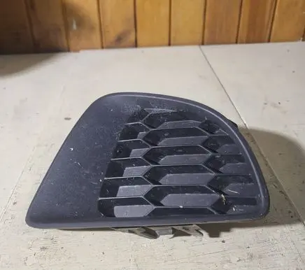 Mazda 2 Front bumper lower grill D65150C21 K3006