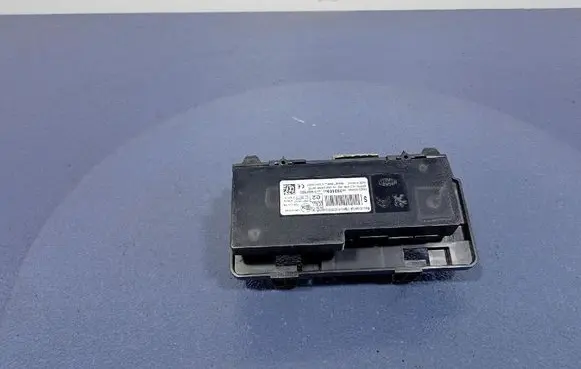 Mercedes-Benz 508 Voice control module 9839316980