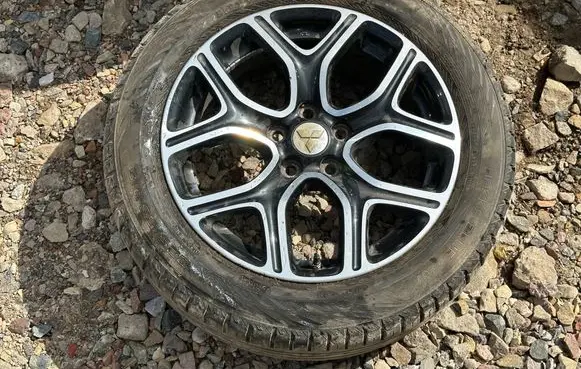 Mitsubishi Outlander R18 alloy rim 