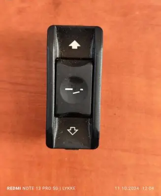 BMW 5 E60 E61 Sunroof switch 6907288 6131 03015010