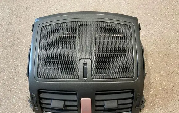 Toyota Auris 150 Dash center air vent grill 5567002110