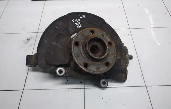 Volvo V70 Front wheel hub