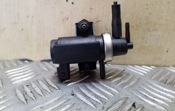Volvo S40, V40 Valve vacuum 72190343 30618057