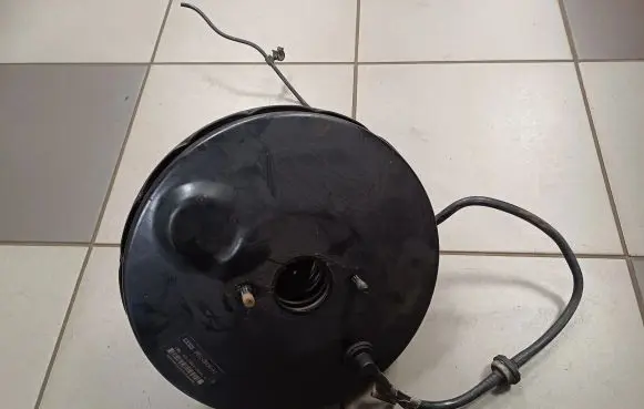 Ford Focus C-MAX Brake booster 3M512B195AJ