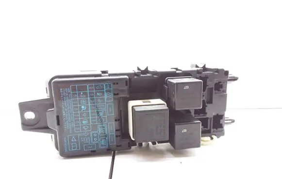 Mitsubishi Carisma Fuse module MR193494 MB8953355