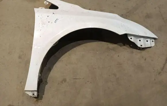 Toyota Avensis T270 Fender 