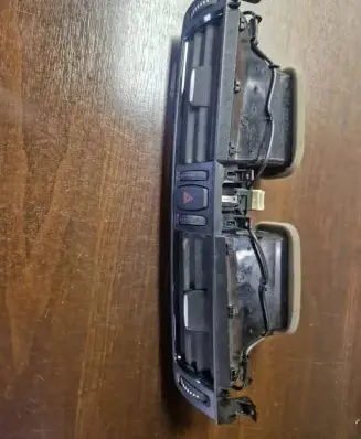 Rear air vent grill