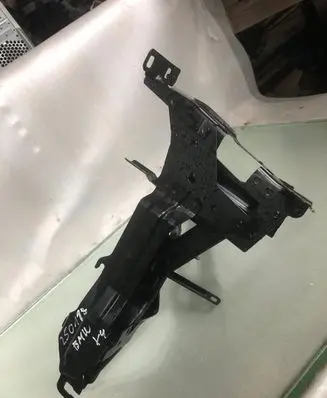 BMW X4 G02 Headlight/headlamp mounting bracket 7400113
