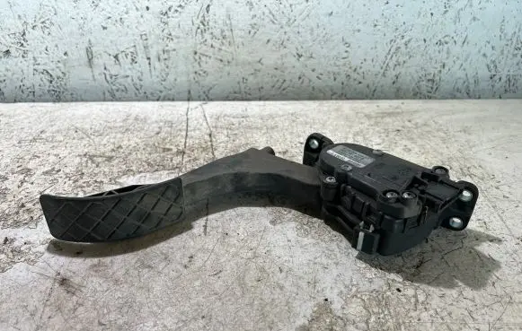 Skoda Octavia Mk1 (1U) Accelerator throttle pedal 6Q1721503B 6PV00849501