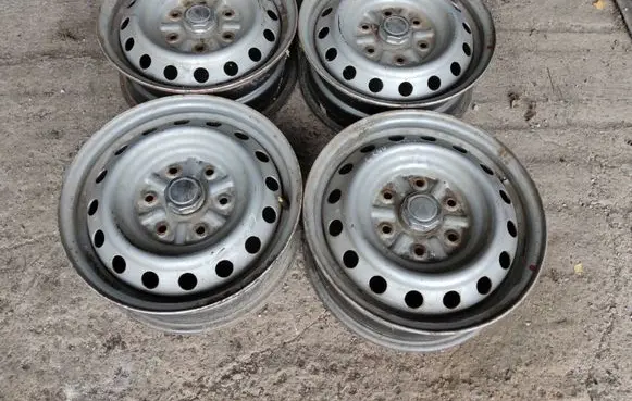 Mitsubishi L200 R16 steel rim 