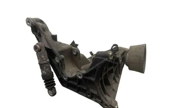 Engine mounting bracket