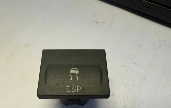 Ford C-MAX I ESP (stability program) switch 3M5T2C418BE