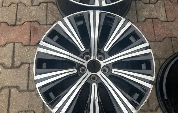Volvo V60 R19 alloy rim 
