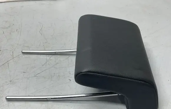 Opel Zafira B Rear seat headrest 