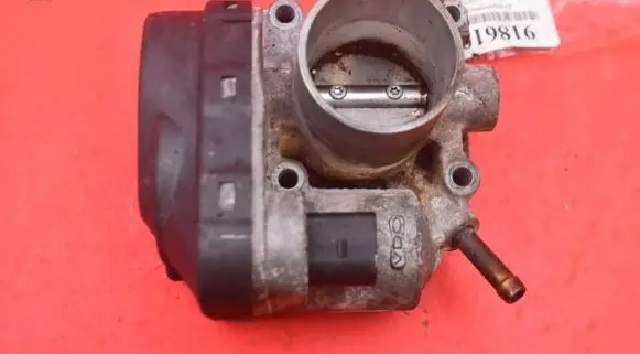 Volkswagen Polo Throttle body valve 036133062