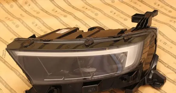Opel Mokka B Headlight/headlamp 9834008280