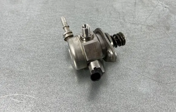 Hyundai Ioniq Fuel injection high pressure pump 3532003AA0 9046020005 P11804400489