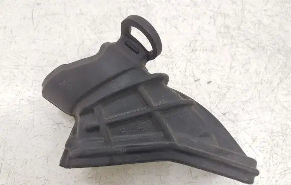 Ford Escape III Air intake duct part AV619A675 AV619A675AD 1050706S01