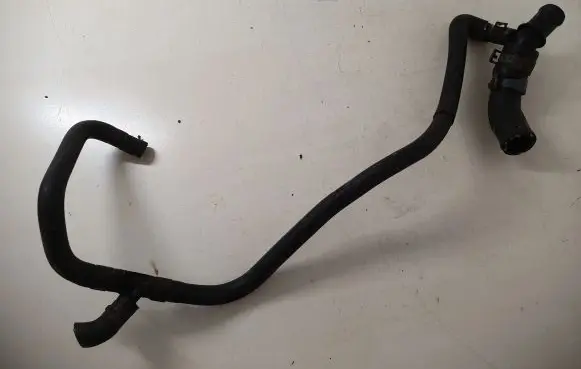 Engine coolant pipe/hose
