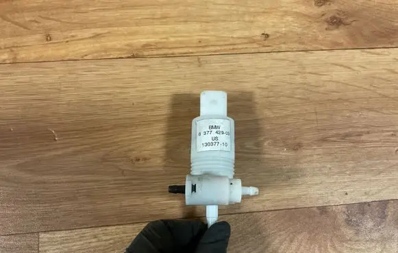 Mini One - Cooper R50 - 53 Windscreen/windshield washer pump 8377429 13037710
