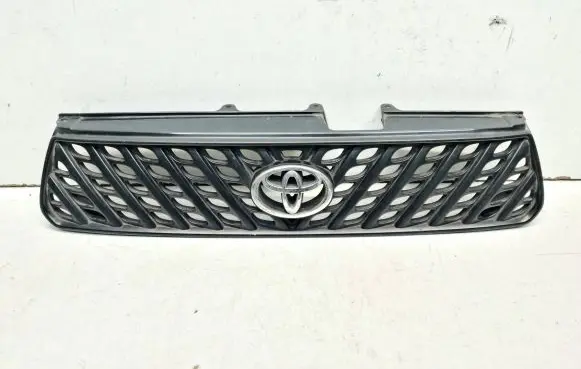 Toyota RAV 4 (XA10) Front bumper upper radiator grill 53111-A1
